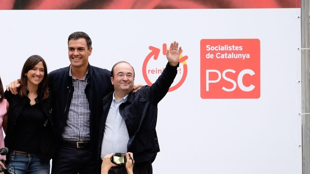Nuria Parl&oacute;n, Pedro S&aacute;nchez y Miquel Iceta, en un acto del PSC.