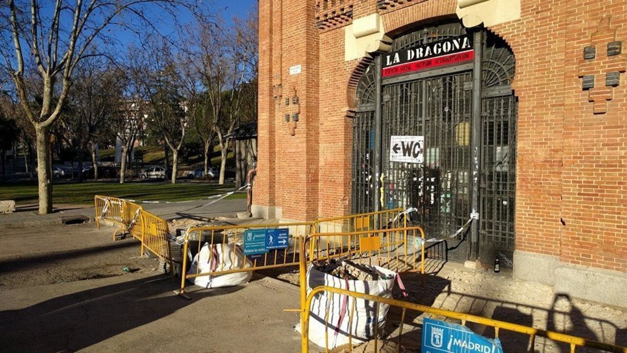 Centro okupa La Dragona, en el barrio de La Elipa (Madrid).