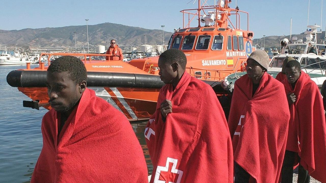 Llegada de inmigrantes irregulares al puerto de Motril.