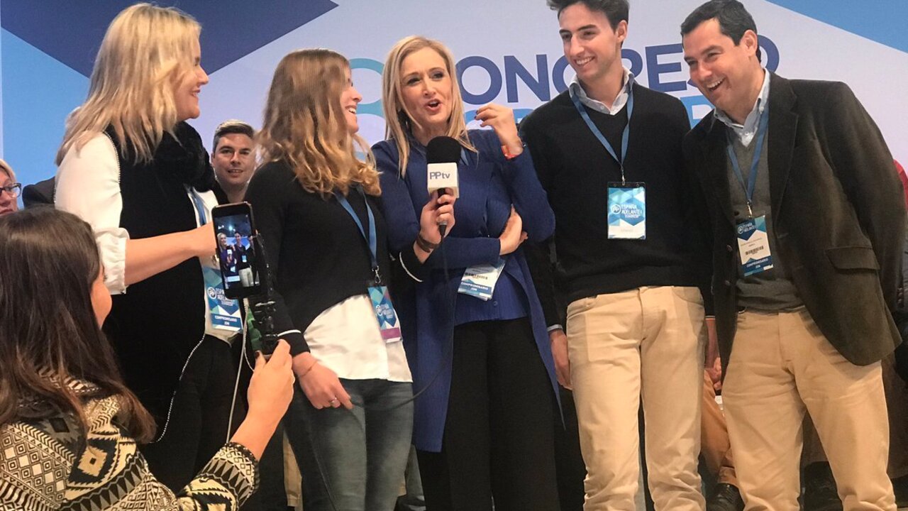 Cristina Cifuentes y Juanma Moreno, en el Congreso Nacional del PP.