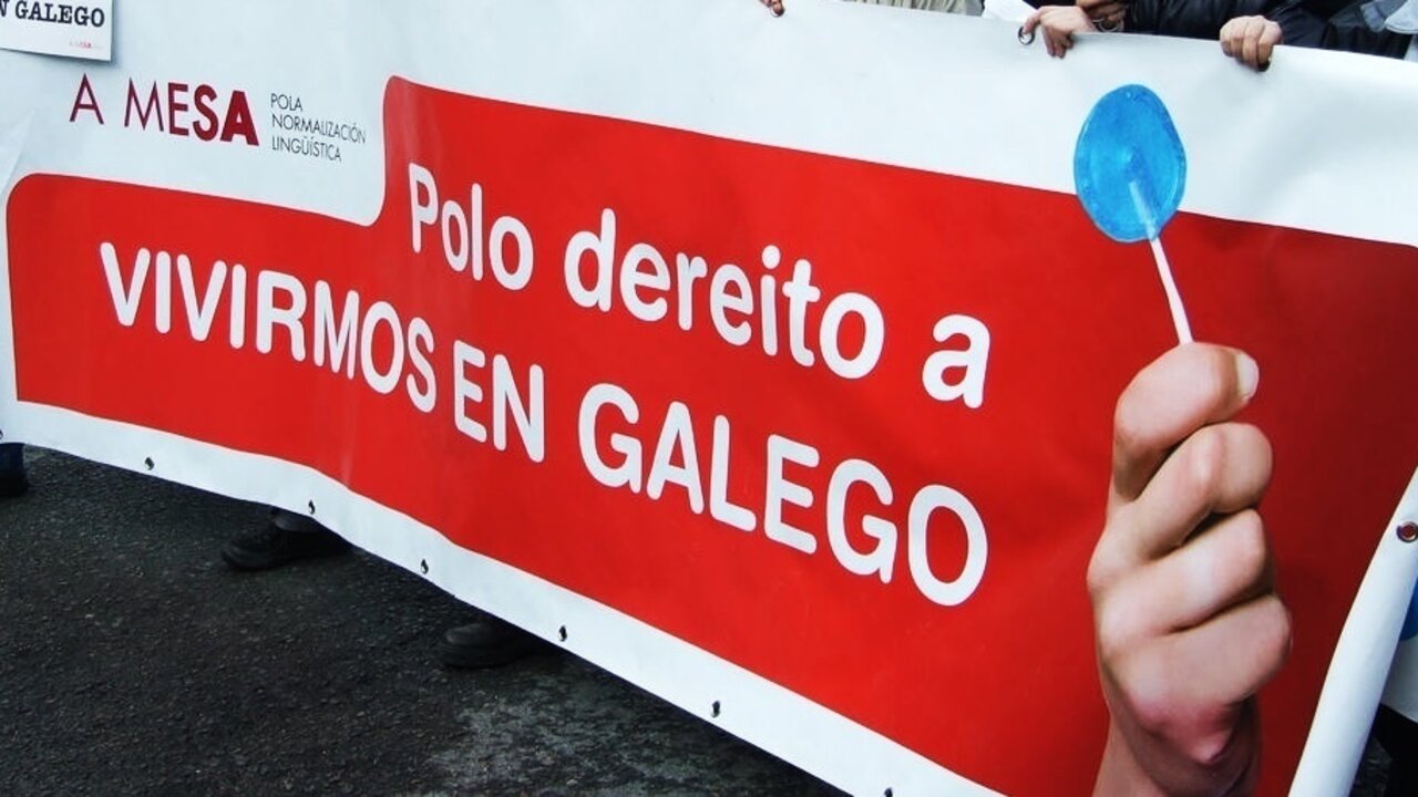 Manifestaci&oacute;n de A Mesa Pola Normalizaci&oacute;n Ling&uuml;&iacute;stica.