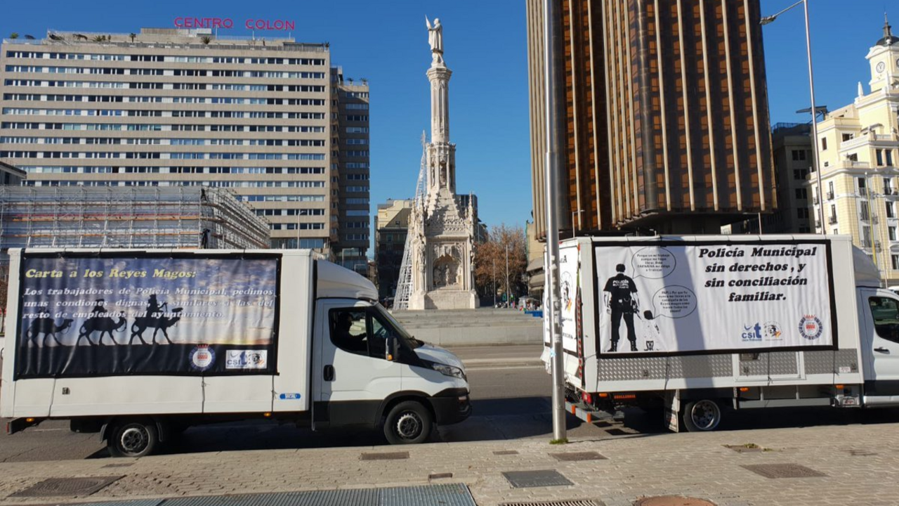 Camiones fletados por CPPM y CSIT para denunciar sus condiciones por Madrid.