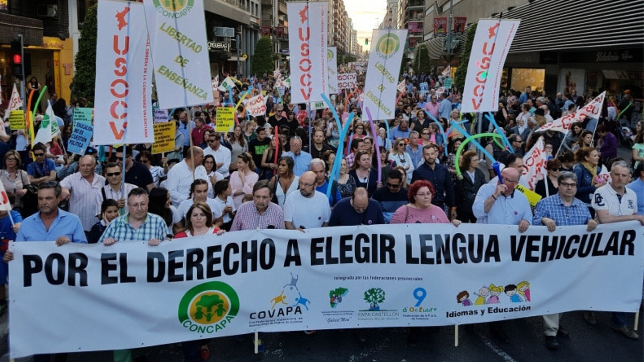 Manifestaci&oacute;n de Idiomas y Educaci&oacute;n en 2017.