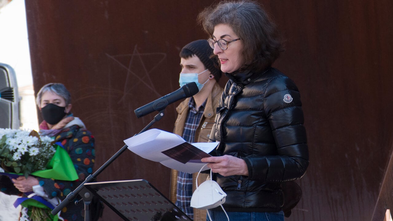 La vicepresidenta primera de la Comisi&oacute;n de Libertades Civiles, Justicia e Interior del Parlamento Europeo, Maite Pagazaurtund&uacute;a interviene durante el homenaje a su hermano