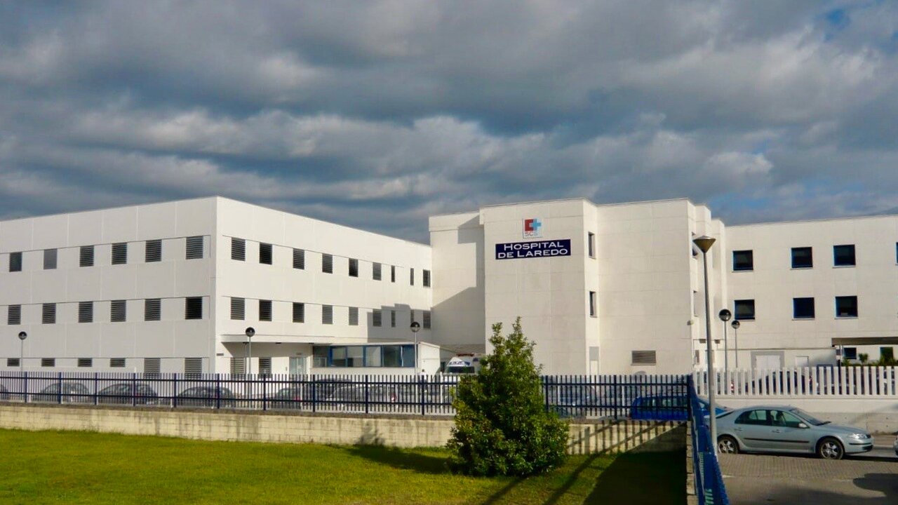 Fachada de un hospital de Espa&ntilde;a.