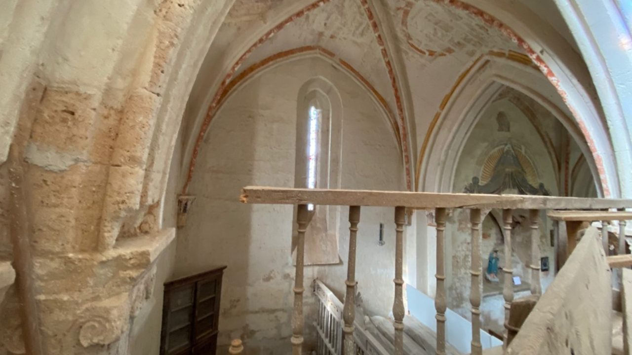 Interior de la Iglesia de Villamor&oacute;n.