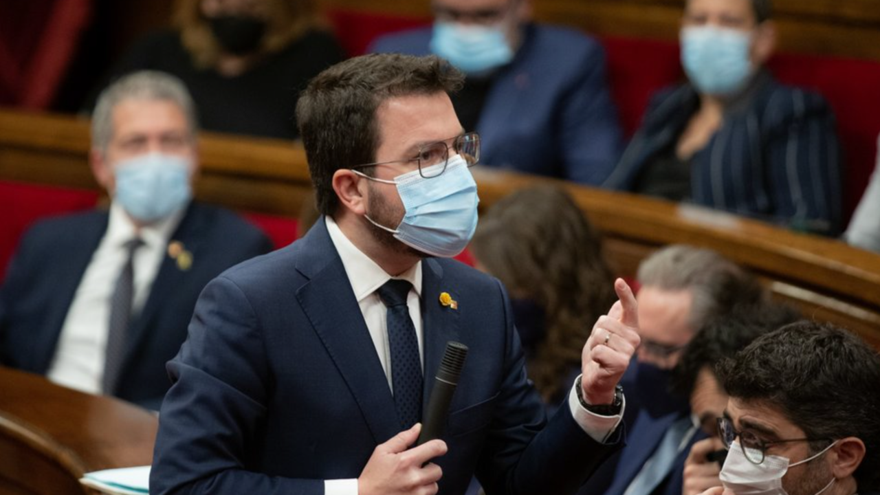 El presidente de la Generalitat, Pere Aragon&egrave;s, en la sesi&oacute;n de control al Govern en el pleno del Parlament. Imagen de archivo.
