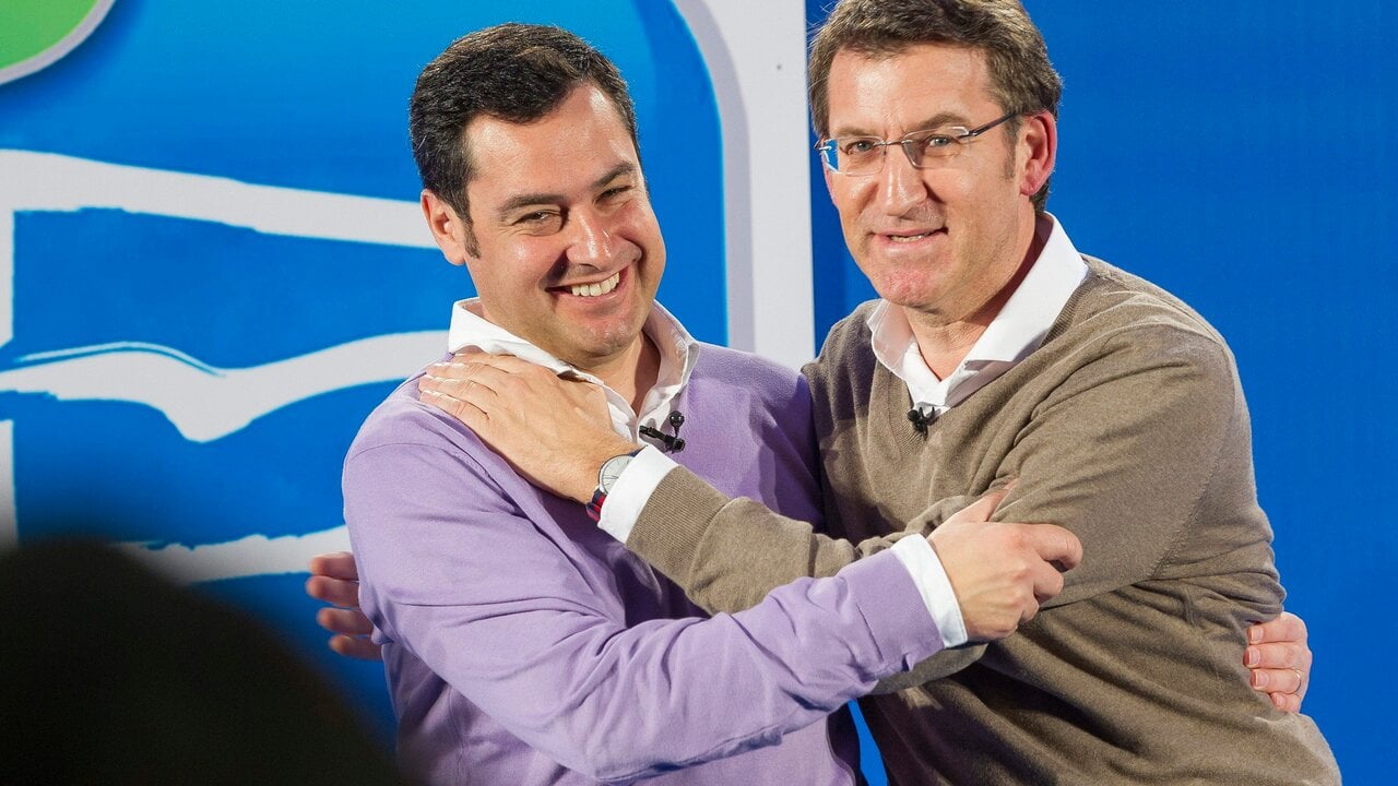 Juanma Moreno y Alberto N&uacute;&ntilde;ez Feij&oacute;o en una imagen de archivo