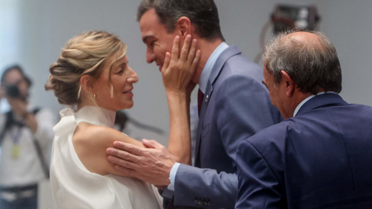 Yolanda D&iacute;az y Pedro S&aacute;nchez.