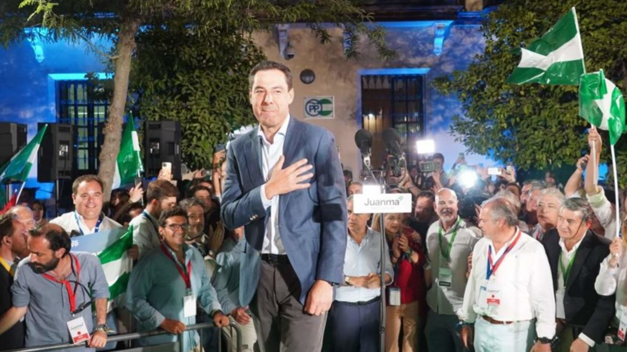 Juanma Moreno, tras su triunfo en las elecciones auton&oacute;micas de este domingo.