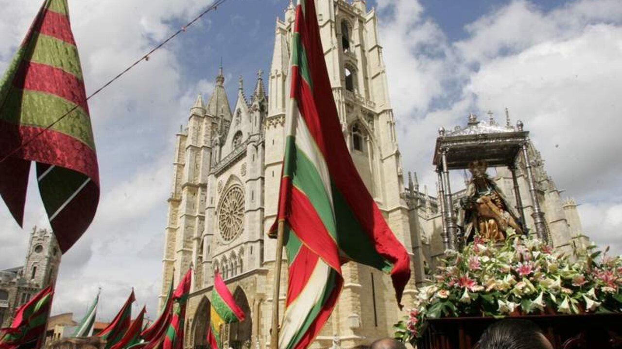 La Virgen del Camino en Castilla y Le&oacute;n.