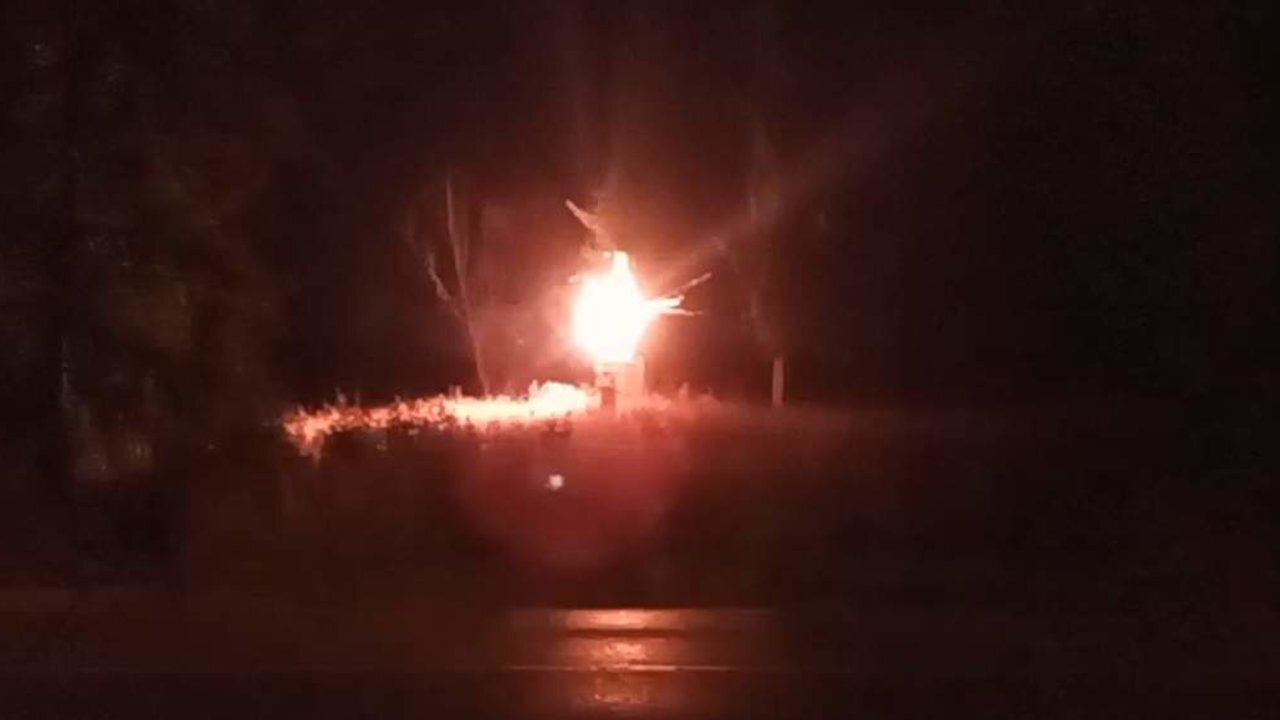 Explosi&oacute;n de un artefacto en un monolito a soldados franquistas en Barcelona. 