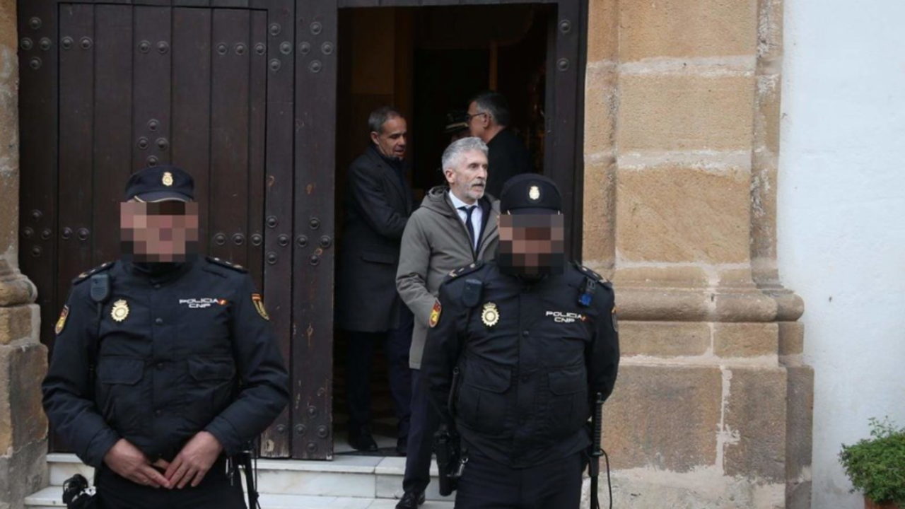 El ministro de Interior en el lugar del suceso.