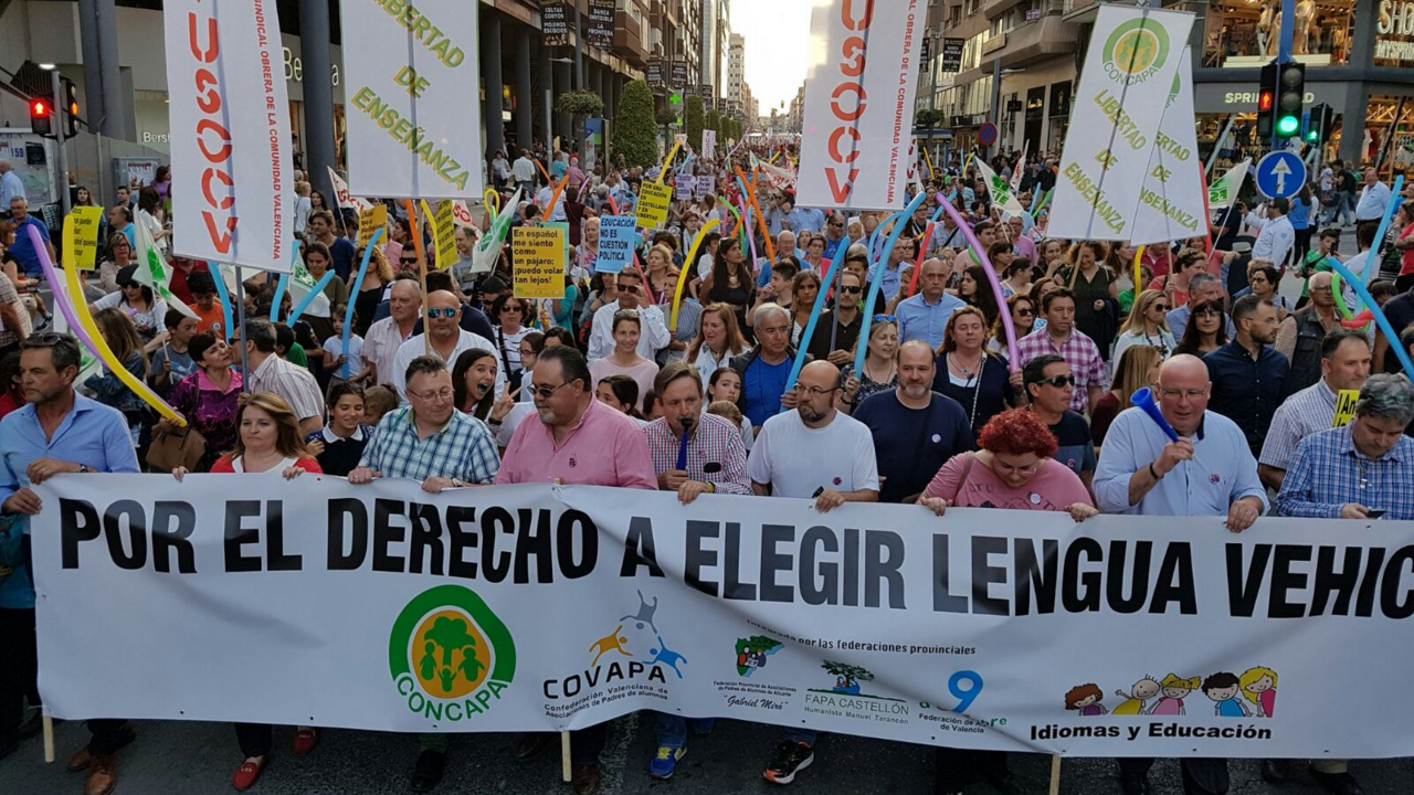 Manifestacion en Valencia contra  la imposici&oacute;n del valenciano