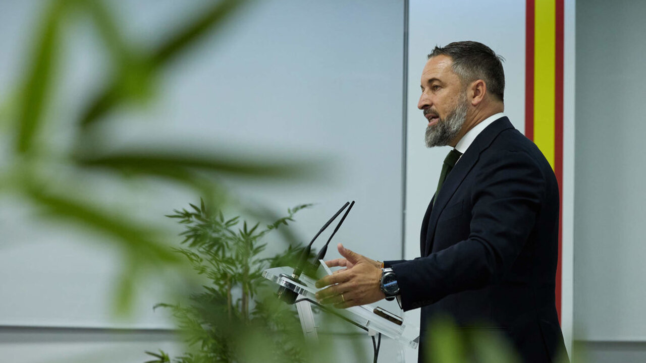 El l&iacute;der de Vox, Santiago Abascal, durante una comparecencia ante los medios. 