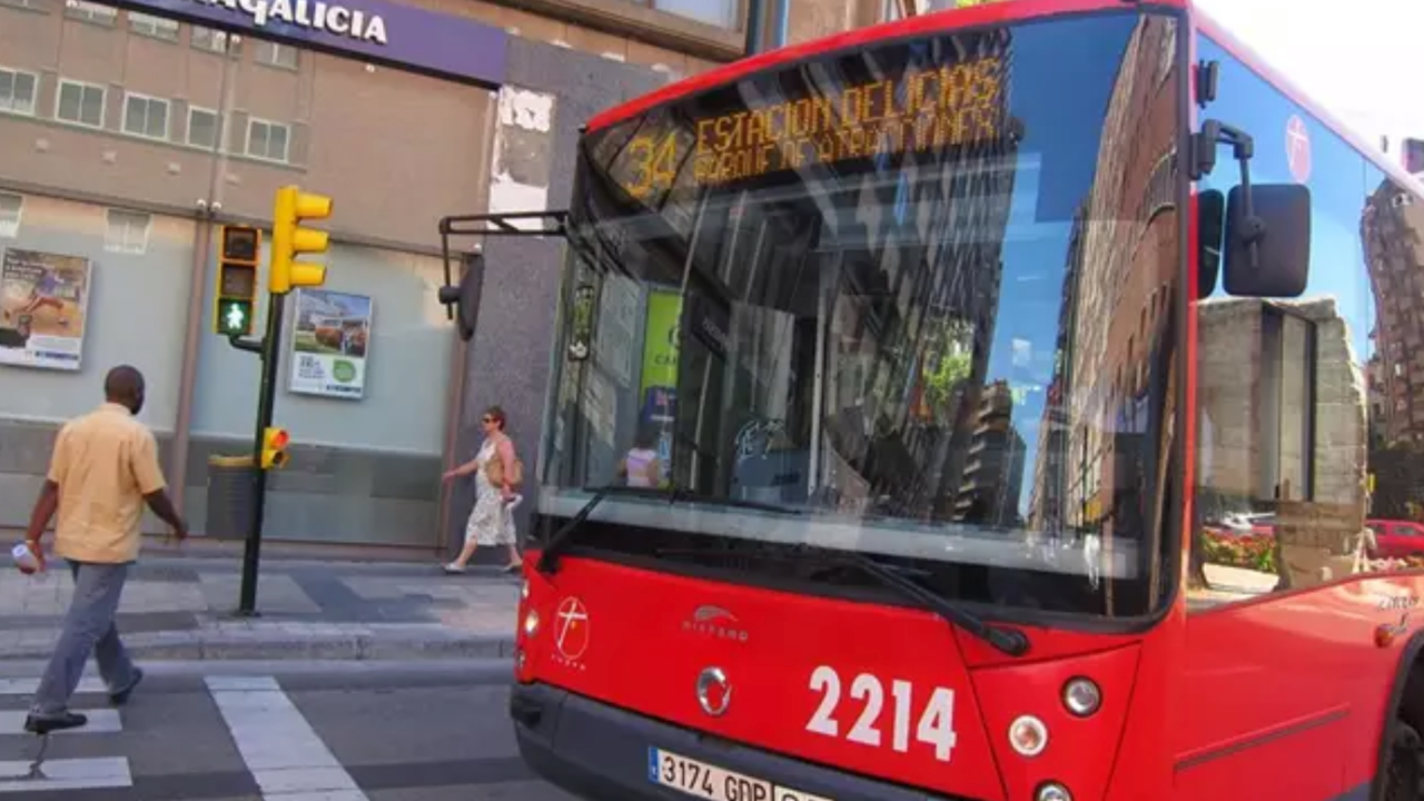 Archivo - Autob&uacute;s Urbano De Zaragoza.