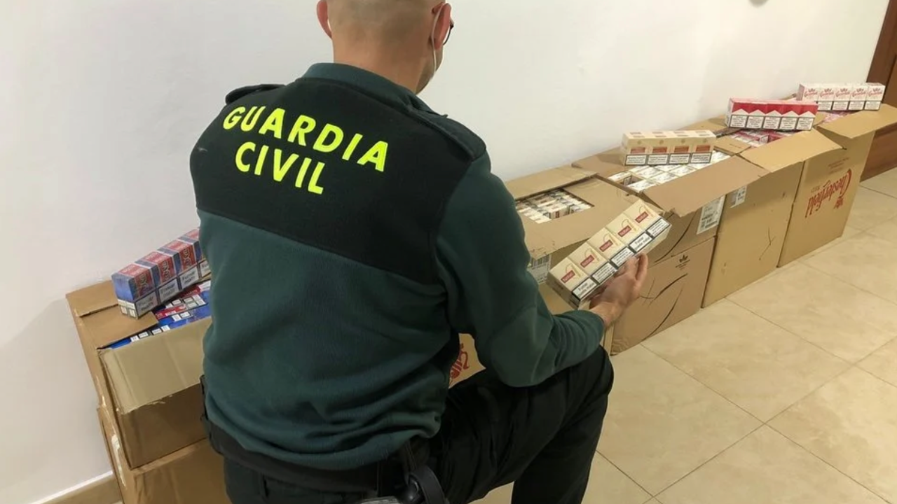 Intervenidas 17.400 cajetillas de tabaco de contrabando en tres operaciones con 2 detenidos en La L&iacute;nea.