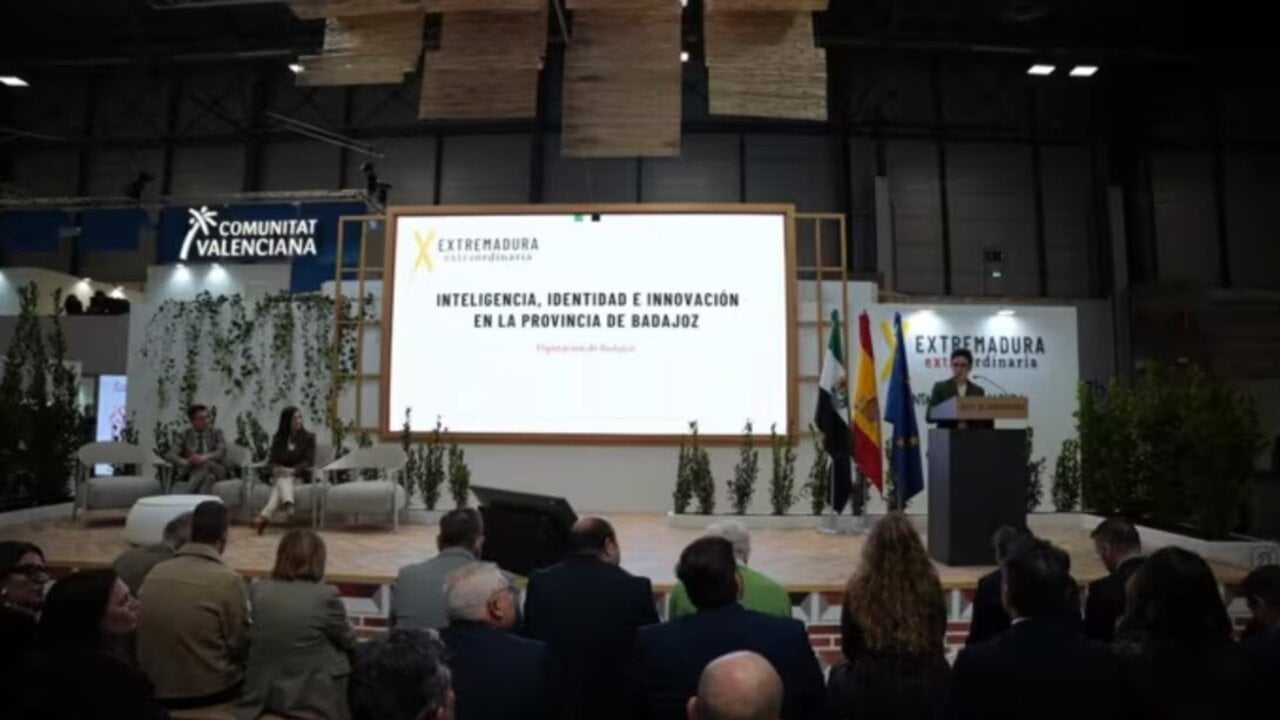 La presidenta de la Diputaci&oacute;n de Badajoz, Raquel del Puerto, en Fitur 2026. Diputaci&oacute;n de Badajoz.
