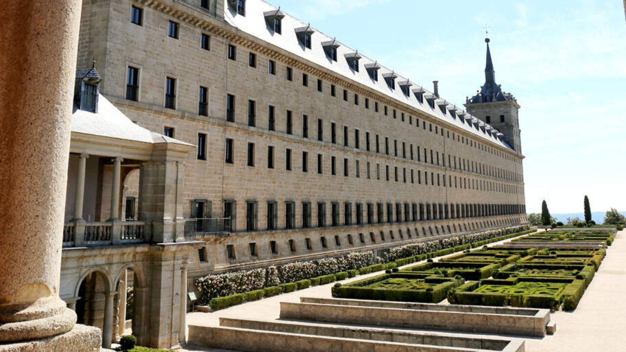 Real Centro Universitario Escorial - Mar&iacute;a Cristina.