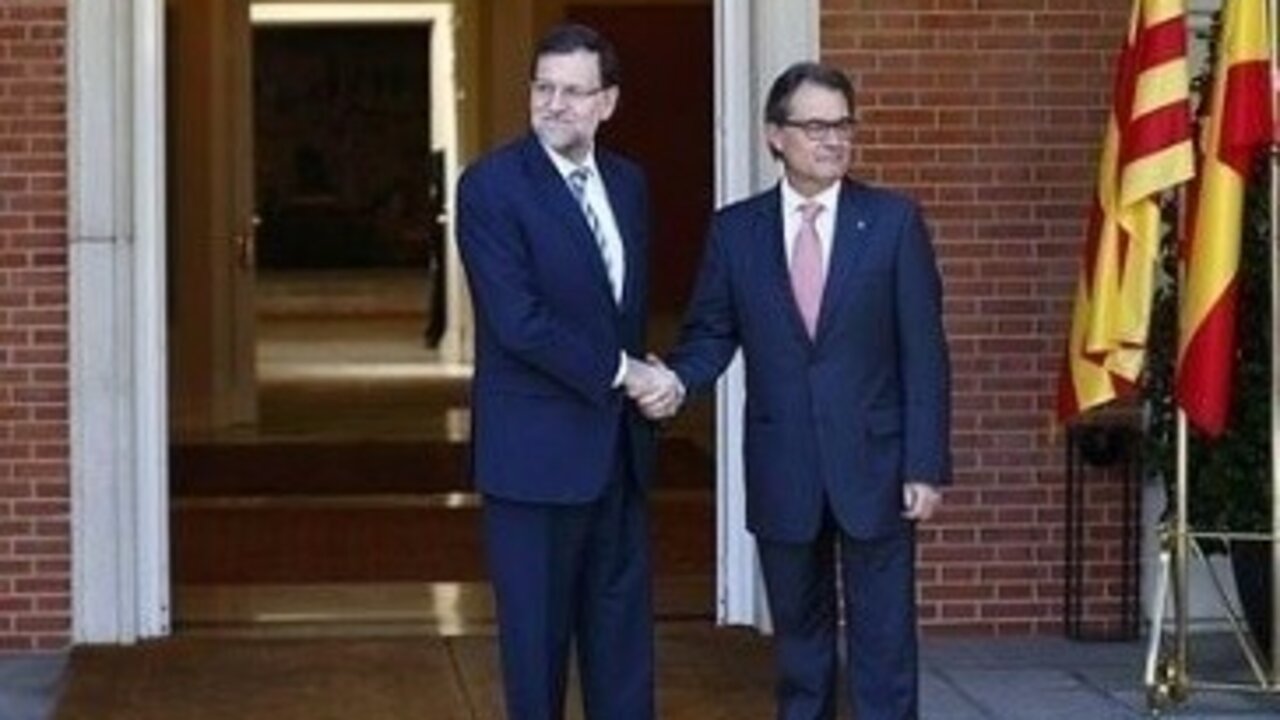 Rajoy recibiendo a Mas este mi&eacute;rcoles en La Moncloa.