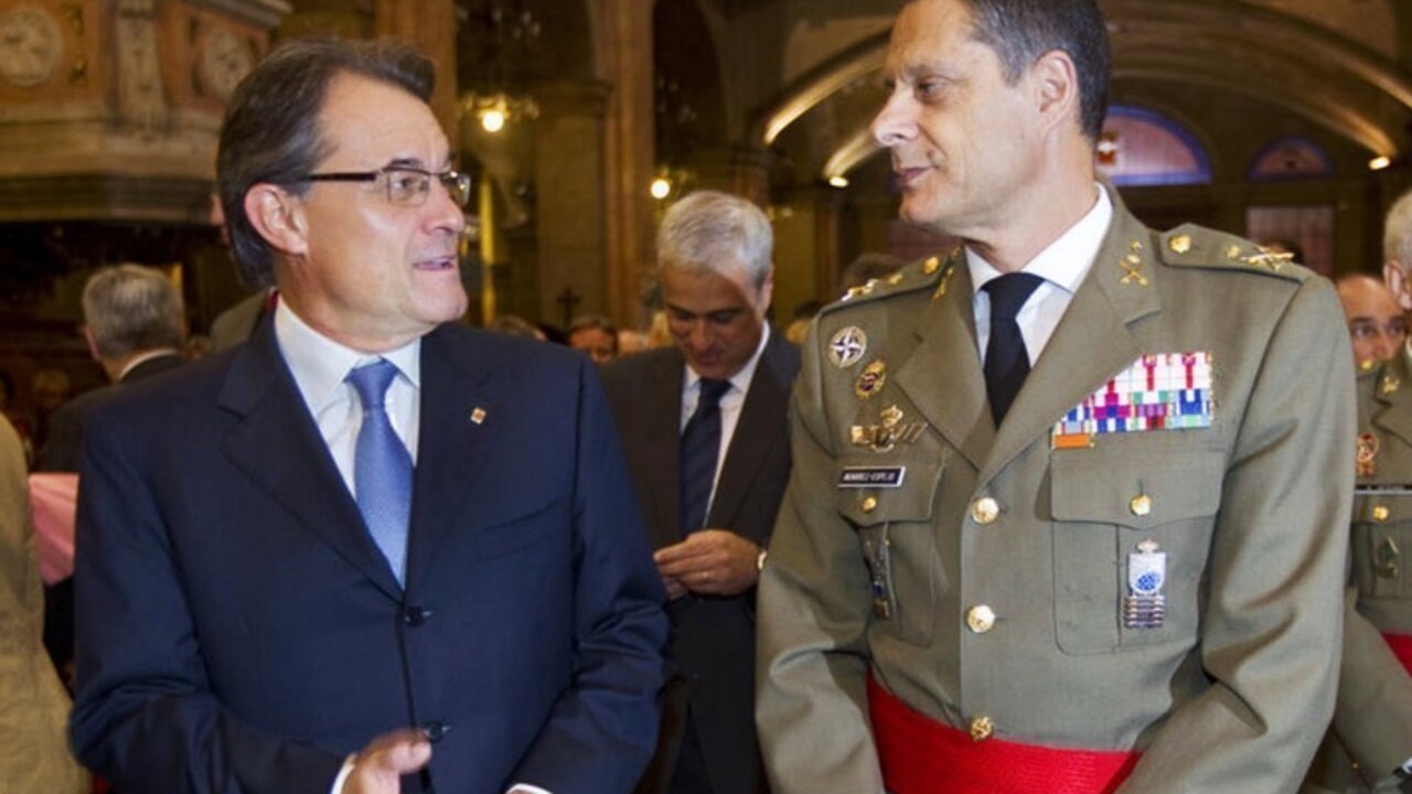 Artur Mas conversa con el teniente general Ricardo &Aacute;lvarez Espejo.