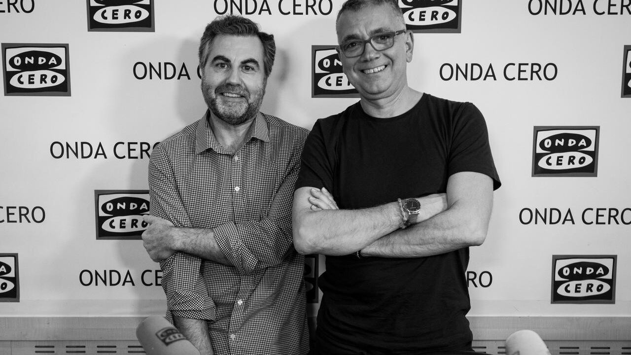 En &ldquo;M&aacute;s de uno&rdquo;, Alsina y Lucas son un d&uacute;o din&aacute;mico que saca punta a lo que pasa con ojos plurales.