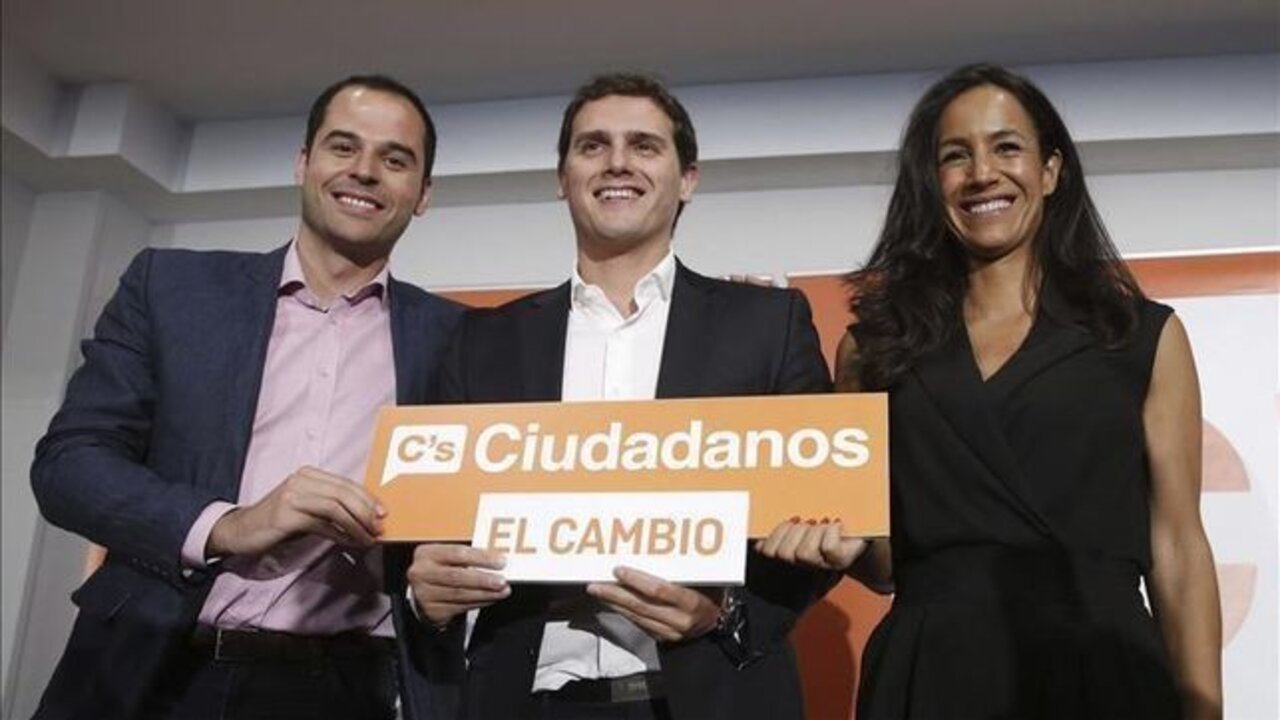 Villac&iacute;s y Rivera en la noche electoral.