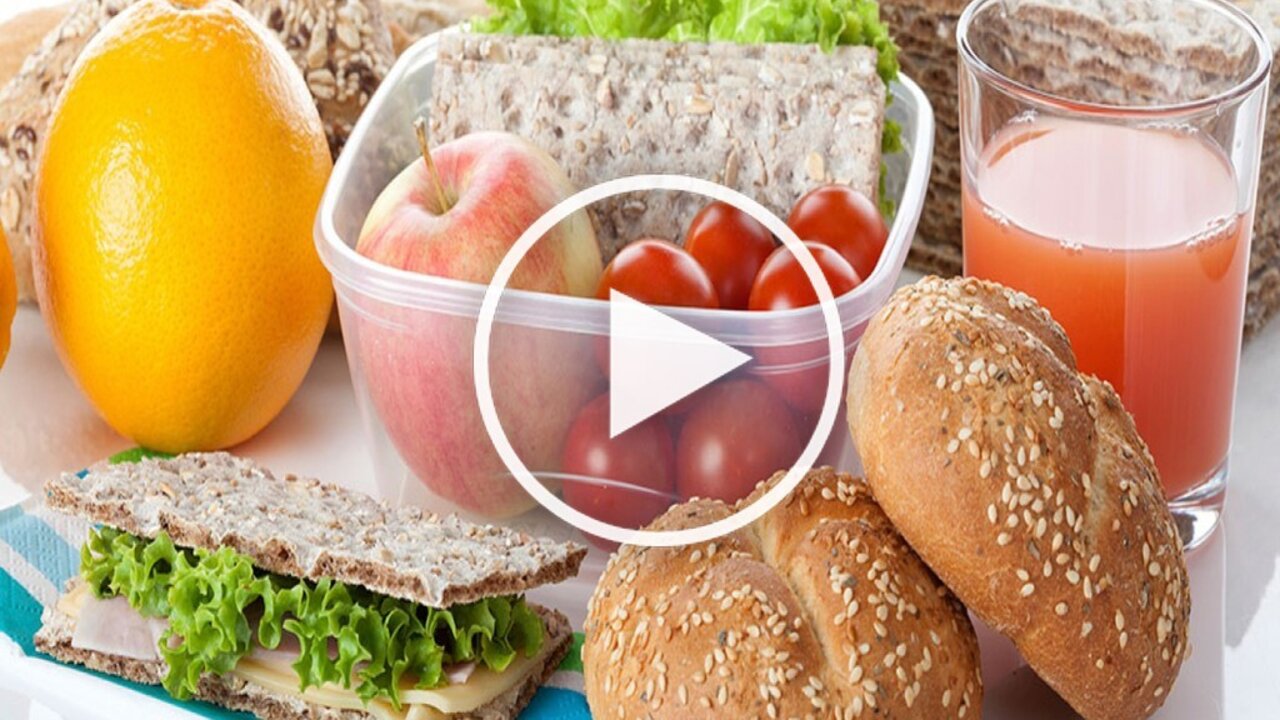 <p>Una nutricionista expone trucos y maneras para que los ni&ntilde;os y mayores coman sano utilizando la tartera. El primer paso es organizar los men&uacute;s que se van a comer durante la semana y evitar repetir. Todas las comidas deben contener prote&iacute;nas, carbohidratos y grasas.<br _mce_bogus="1"></p>