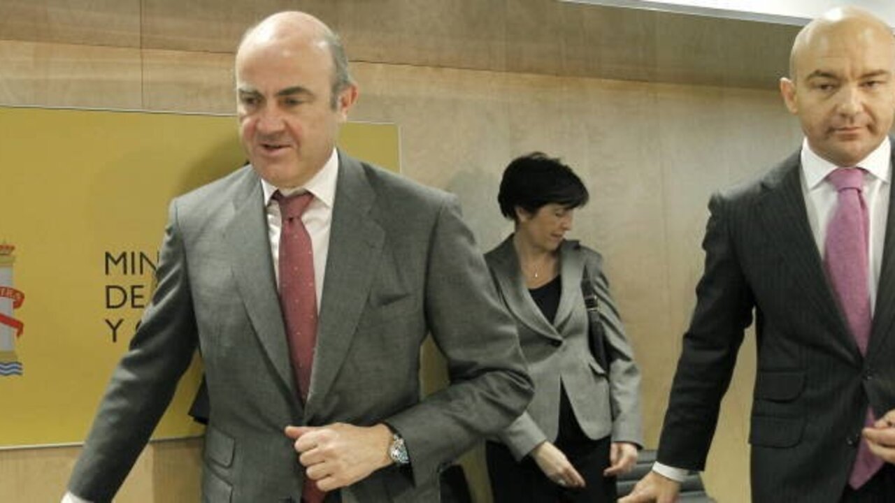 Luis de Guindos y Jaime Garc&iacute;a Legaz.
