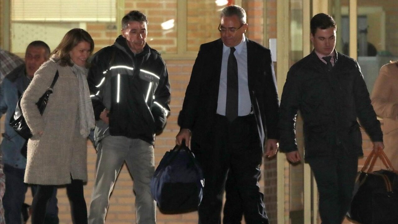 Ignacio Gonz&aacute;lez abandona la prisi&oacute;n de Soto del Real.