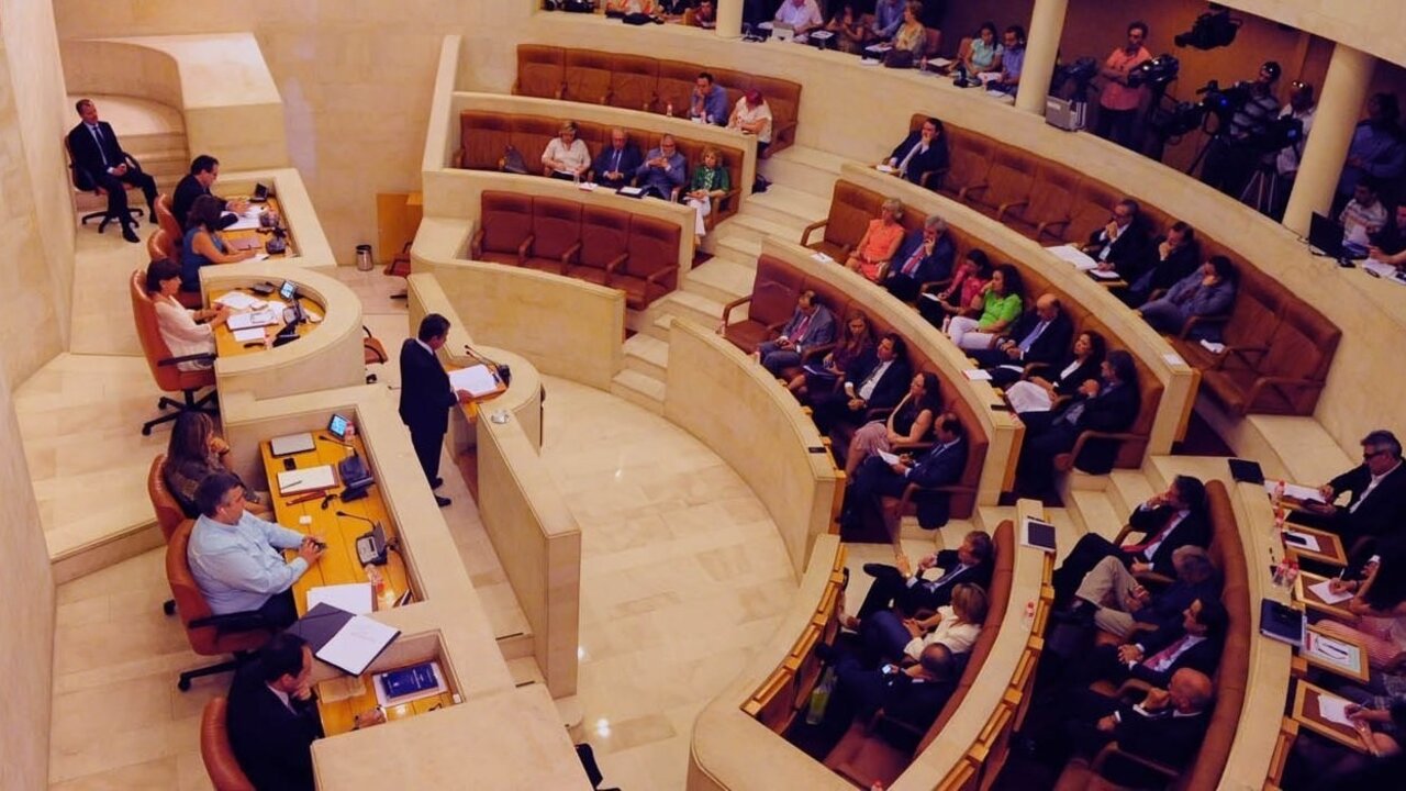 Pleno del Parlamento de Cantabria.