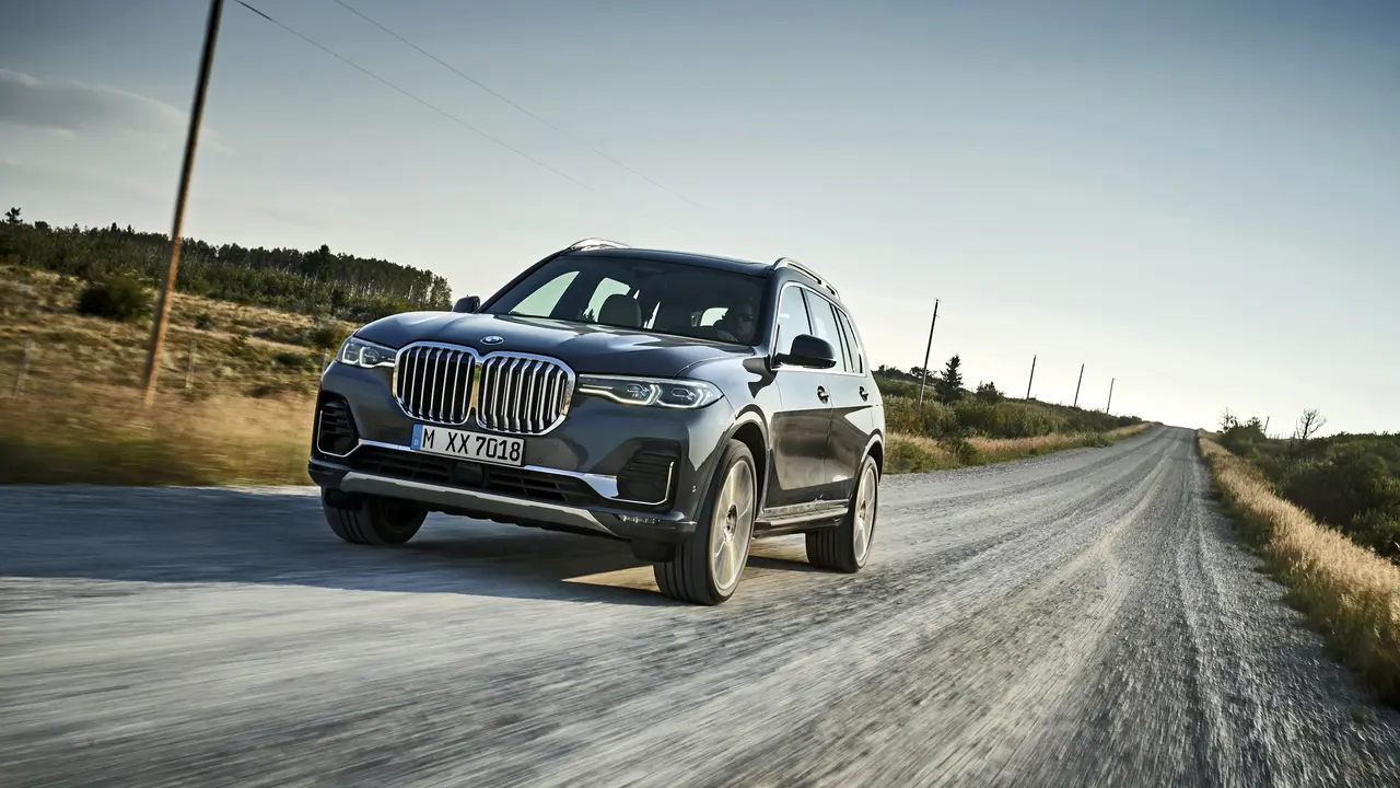 BMW X7 vista frontal