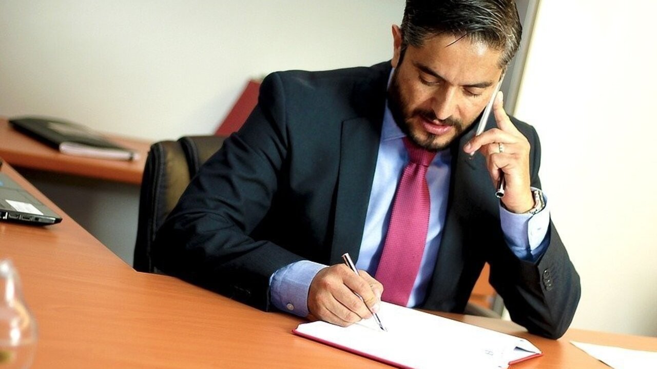 Abogados.