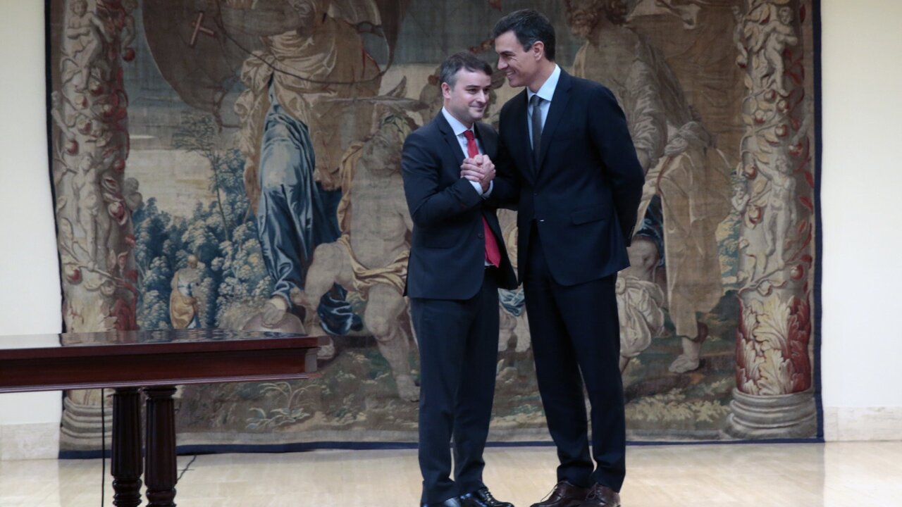 Pedro S&aacute;nchez con Iv&aacute;n Redondo en Moncloa