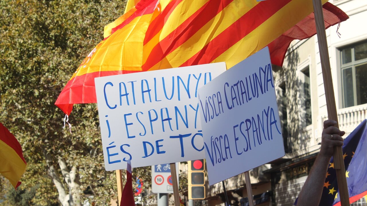 Manifestaci&oacute;n en Barcelona contra la independencia.