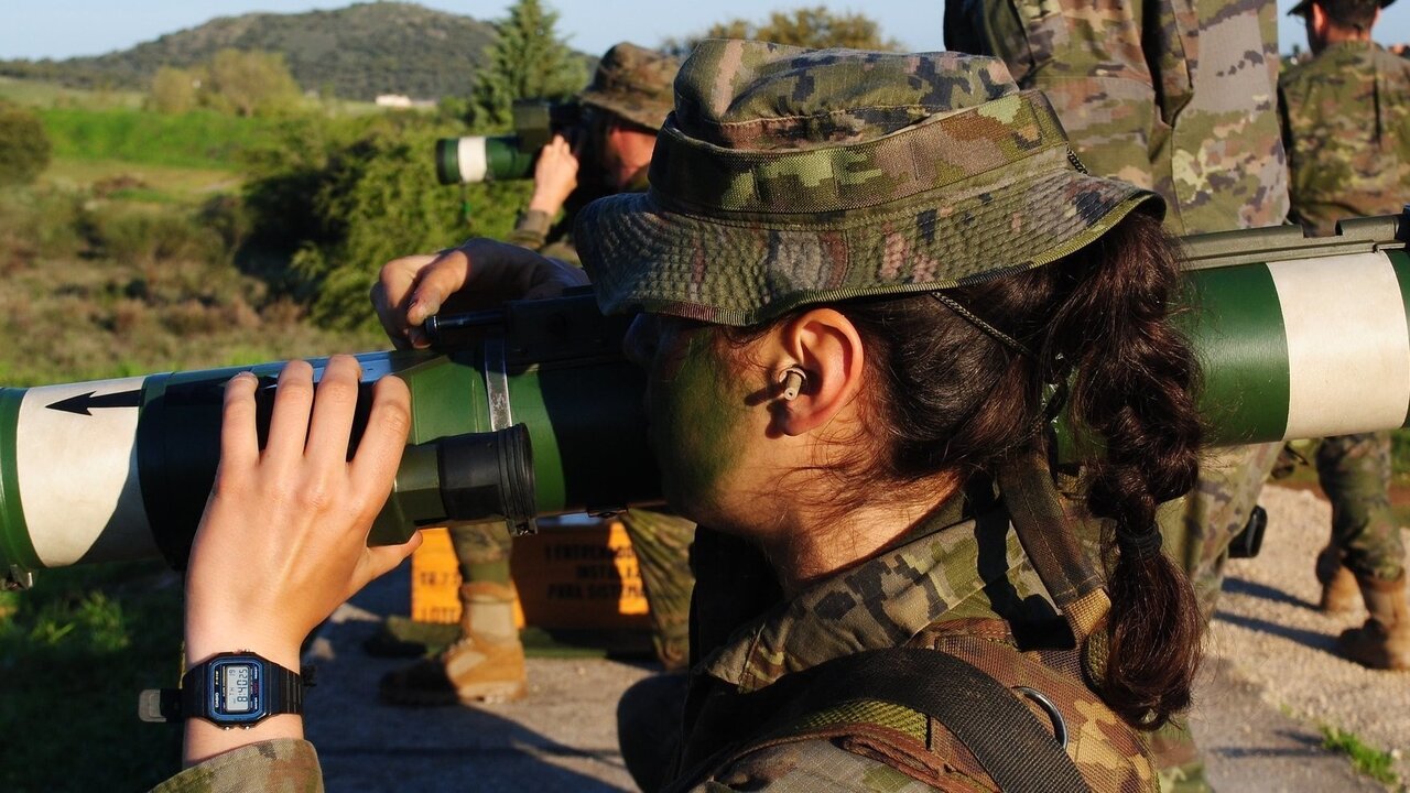 Mujer militar.
