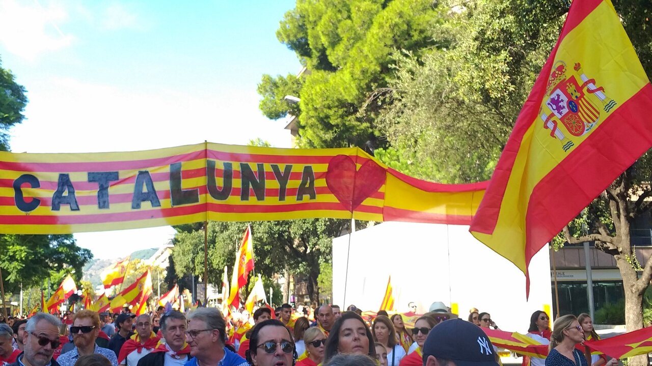 Manifestaci&oacute;n contra la independencia en Barcelona, el 27 de octubre de 2019.