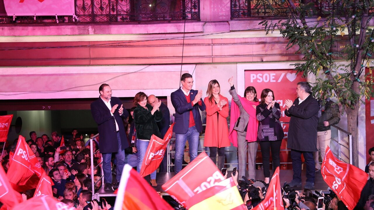 Celebraci&oacute;n electoral en Ferraz.