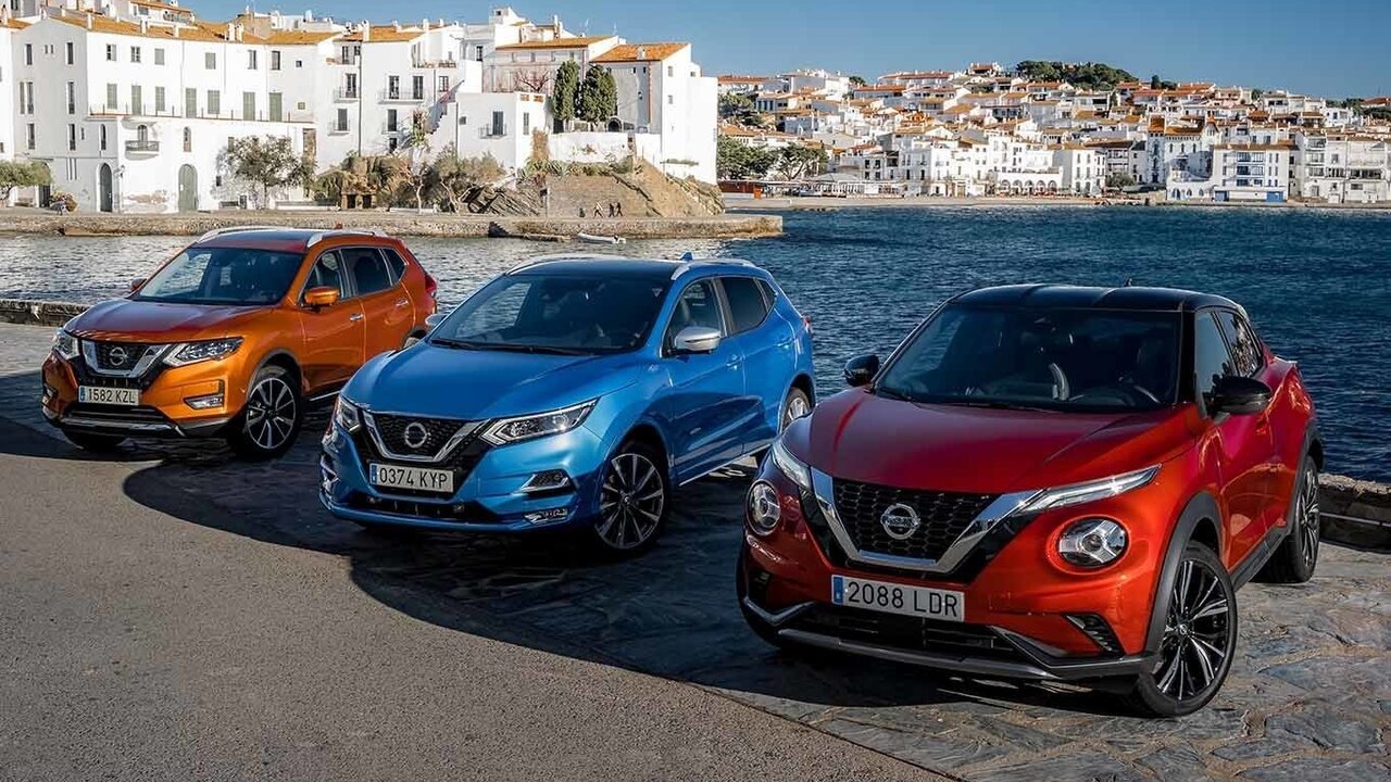 De derecha a izquierda, el nuevo Nissan Juke, el Qashqai y el X-Trail