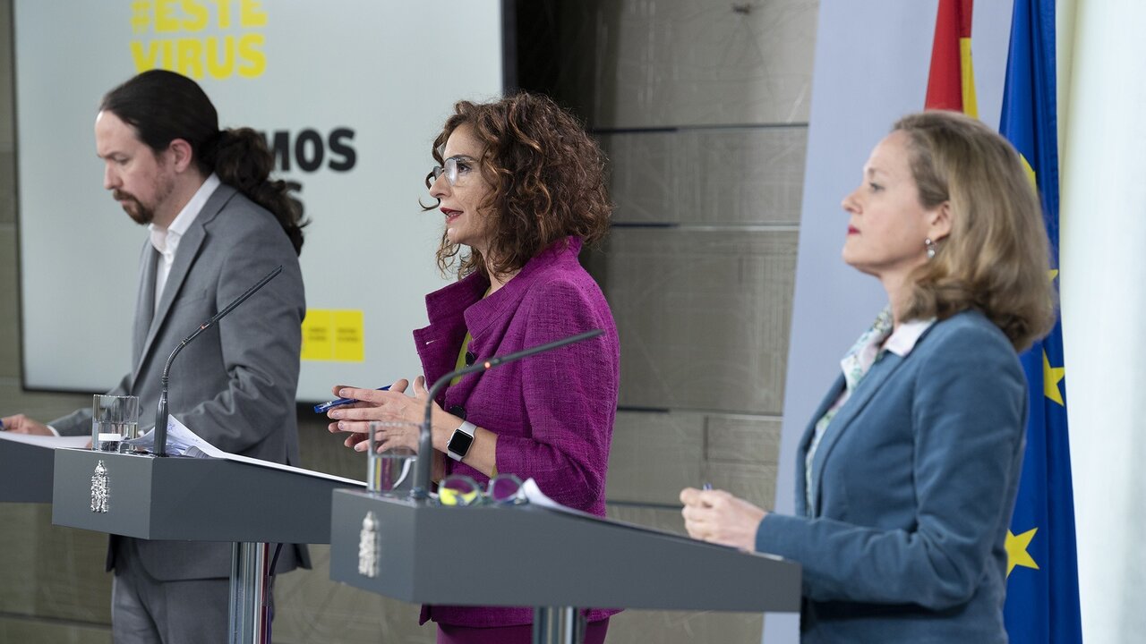 Consejo de Ministros: Mar&iacute;a Jes&uacute;s Montero, Pablo Iglesias y Nadia Calvi&ntilde;o