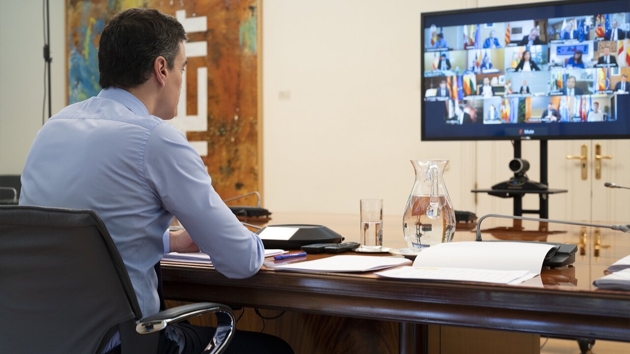 Pedro S&aacute;nchez, en una videoconferencia con los presidentes auton&oacute;micos.