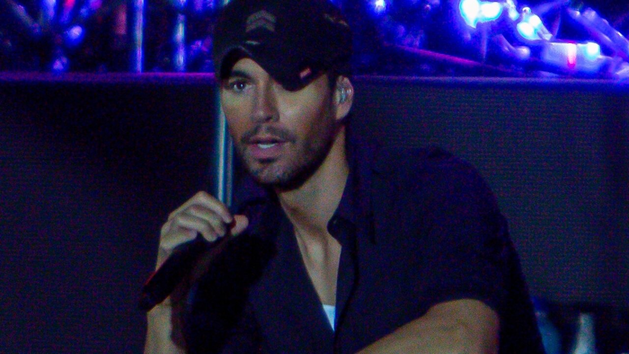 Enrique Iglesias.