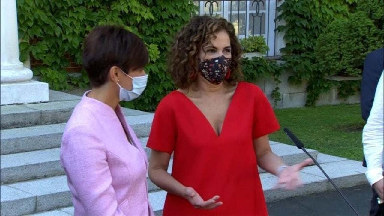 Mar&iacute;a Jes&uacute;s Montero e Isabel Rodr&iacute;guez