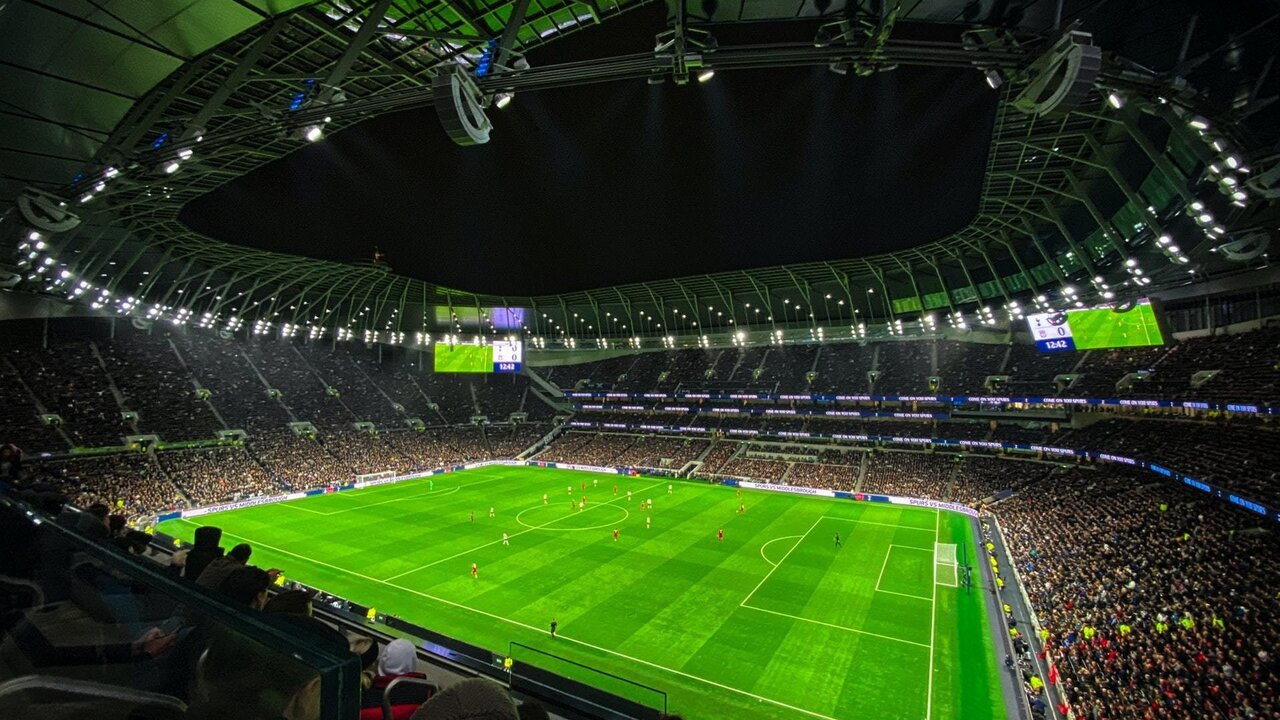 Un campo de f&uacute;tbol.
