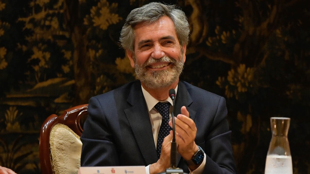 Bergondo.- A Coru&ntilde;a.-
El presidente del Tribunal Supremo y del Consejo General del Poder Judicial (CGPJ), Carlos Lesmes (foto), inaugura este la vig&eacute;simo tercera edici&oacute;n de la Escuela de Verano del Poder Judicial, que se celebra en el pazo de Mari&ntilde;&aacute;n.
El presidente de la Xunta, Alberto N&uacute;&ntilde;ez Feij&oacute;o (), y su hom&oacute;logo de la Diputaci&oacute;n de A Coru&ntilde;a, Valent&iacute;n Gonz&aacute;lez Formoso (), 
21/09/2021
Foto: M. Dylan / Europa Press