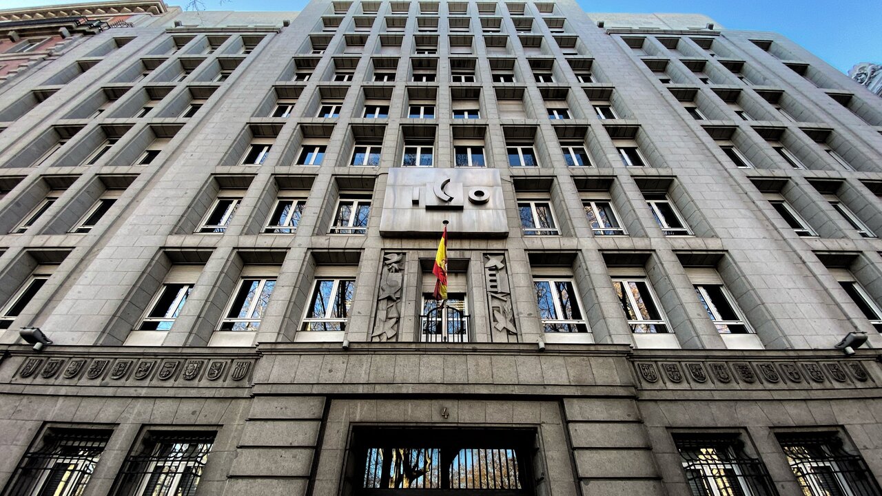 EuropaPress_2584168_fachada_sede_ico_instituto_credito_oficial_paseo_prado_madrid_espana