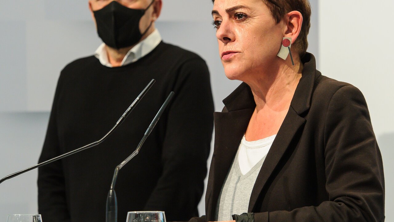 Rueda de prensa del coordinador general de SH Bildu Arnaldo Otegi y la portavoz en el Congreso Mertxe Aizpurua en la sede de San Sebastian 22/11/2021 - FOTO UNANUE