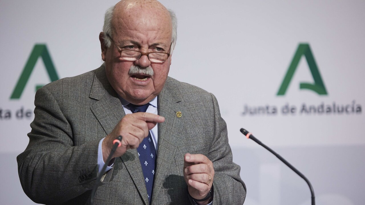 El consejero de Sanidad, Jes&uacute;s Aguirre, durante la rueda de prensa tras el Consejo de Gobierno Andaluz en el Palacio de San Telmo, a 1 de febrero de 2022 en Sevilla (Andaluc&iacute;a, Espa&ntilde;a)

