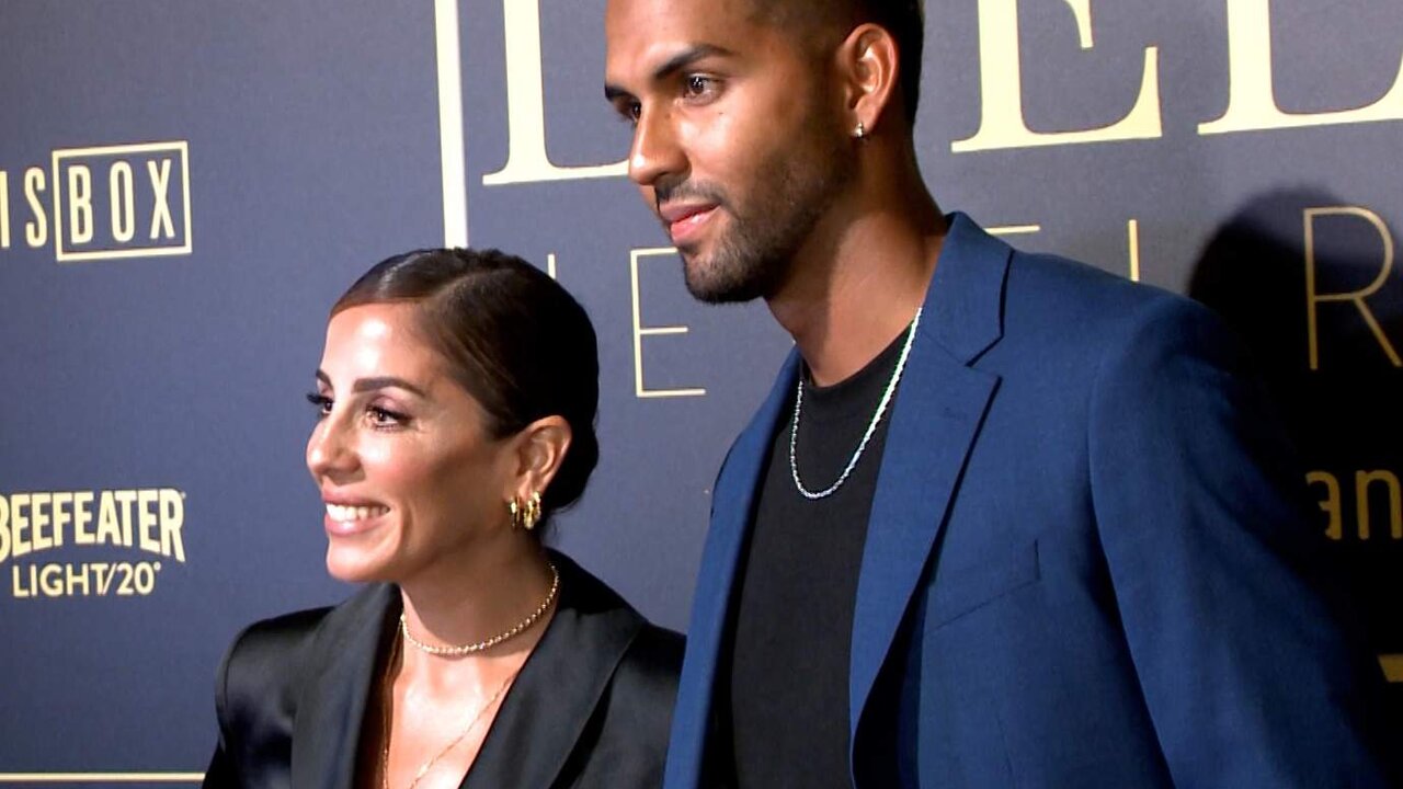 Anabel Pantoja, arropada por Yulen Pereira en la presentaci&oacute;n de su nueva colecci&oacute;n de joyas