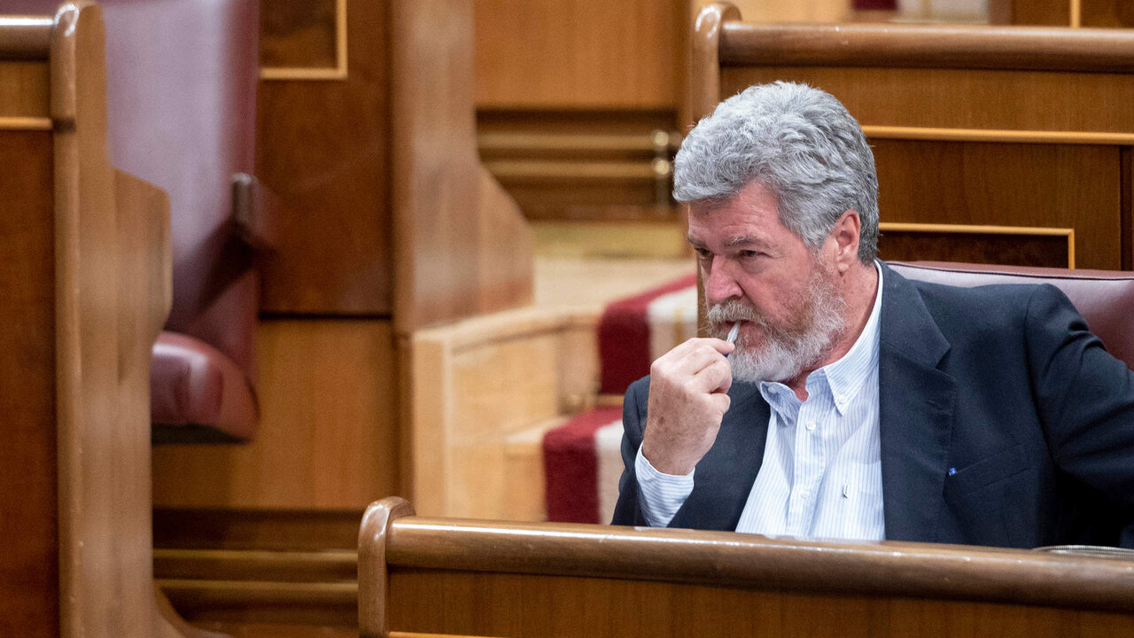 Archivo - El diputado de Unidas Podemos, Juan Antonio L&oacute;pez de Uralde, durante una sesi&oacute;n plenaria en el Congreso de los Diputados, a 21 de junio de 2022, en Madrid (Espa&ntilde;a).